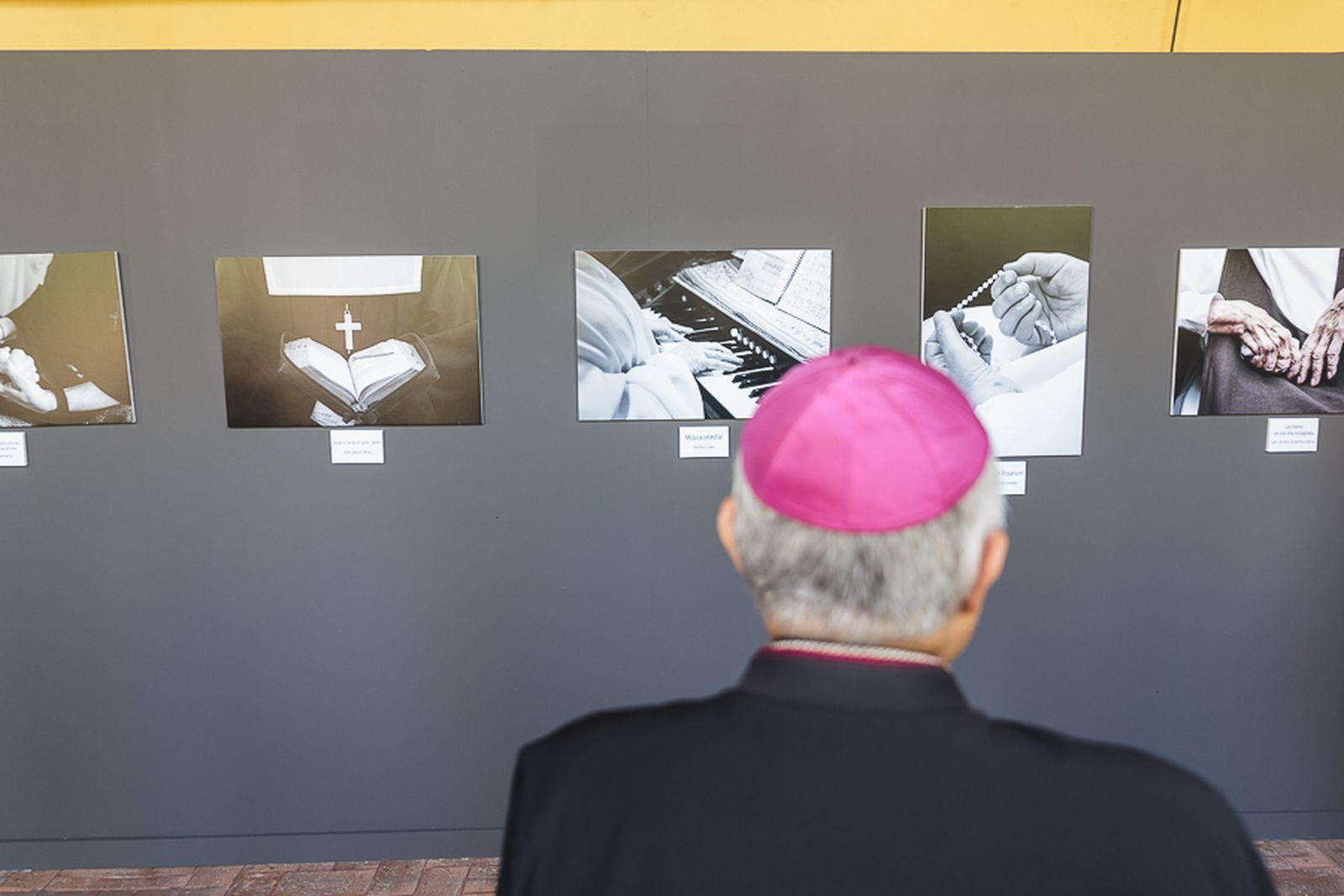 La exposición 'Ventanas al cielo. Dentro de la clausura' de Córdoba, en imágenes