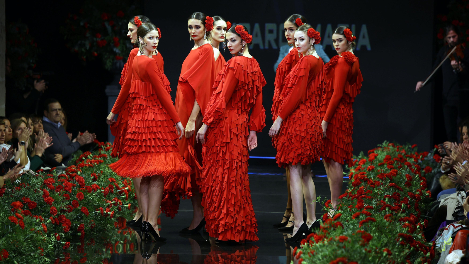 Desfile de Amparo Maciá en la Pasarela Flamenca Jerez Tio Pepe 2023