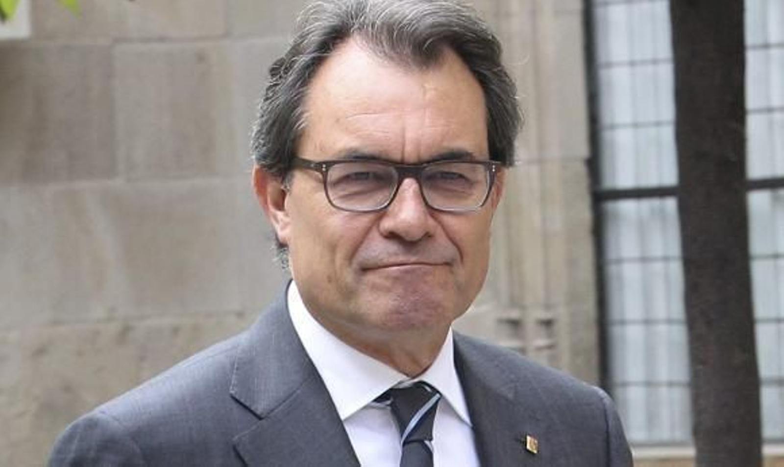 Mas llama a los catalanes "a exhibir la señera en el balcón" y a celebrar lo que les une