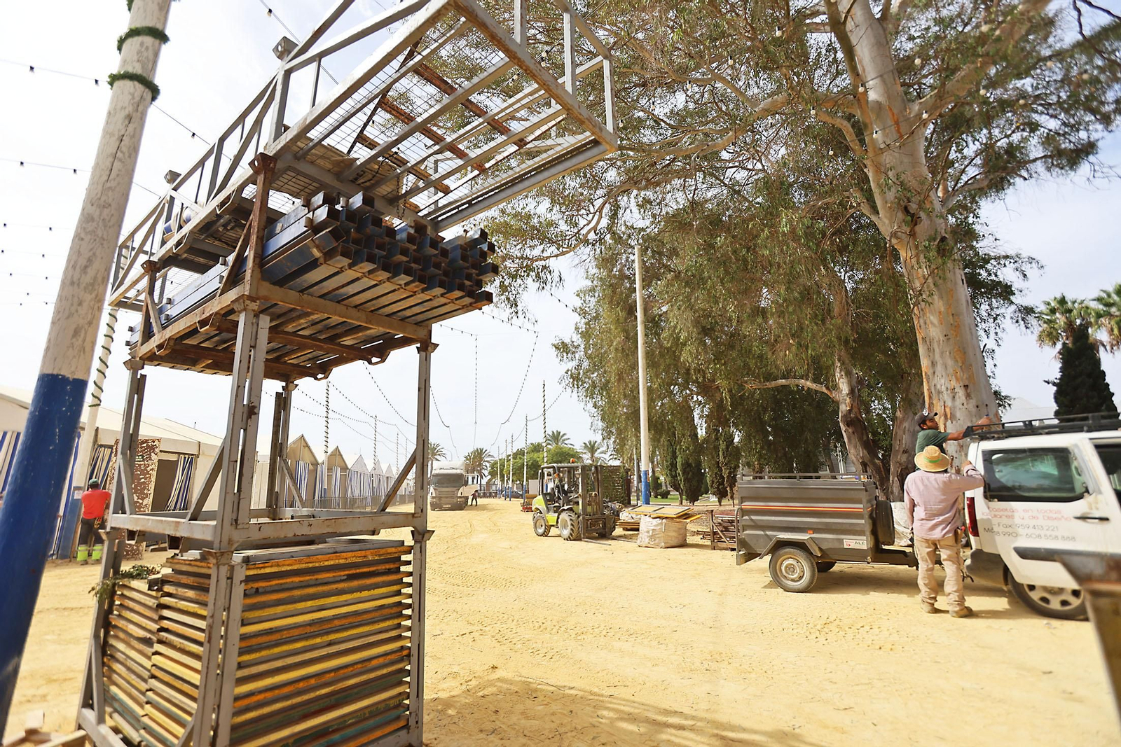 Imágenes de los preparativos en el recinto de la Feria del Caballo 2024