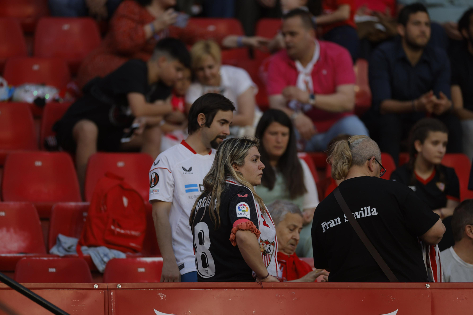 Búscate en las fotos del Sevilla-Celta