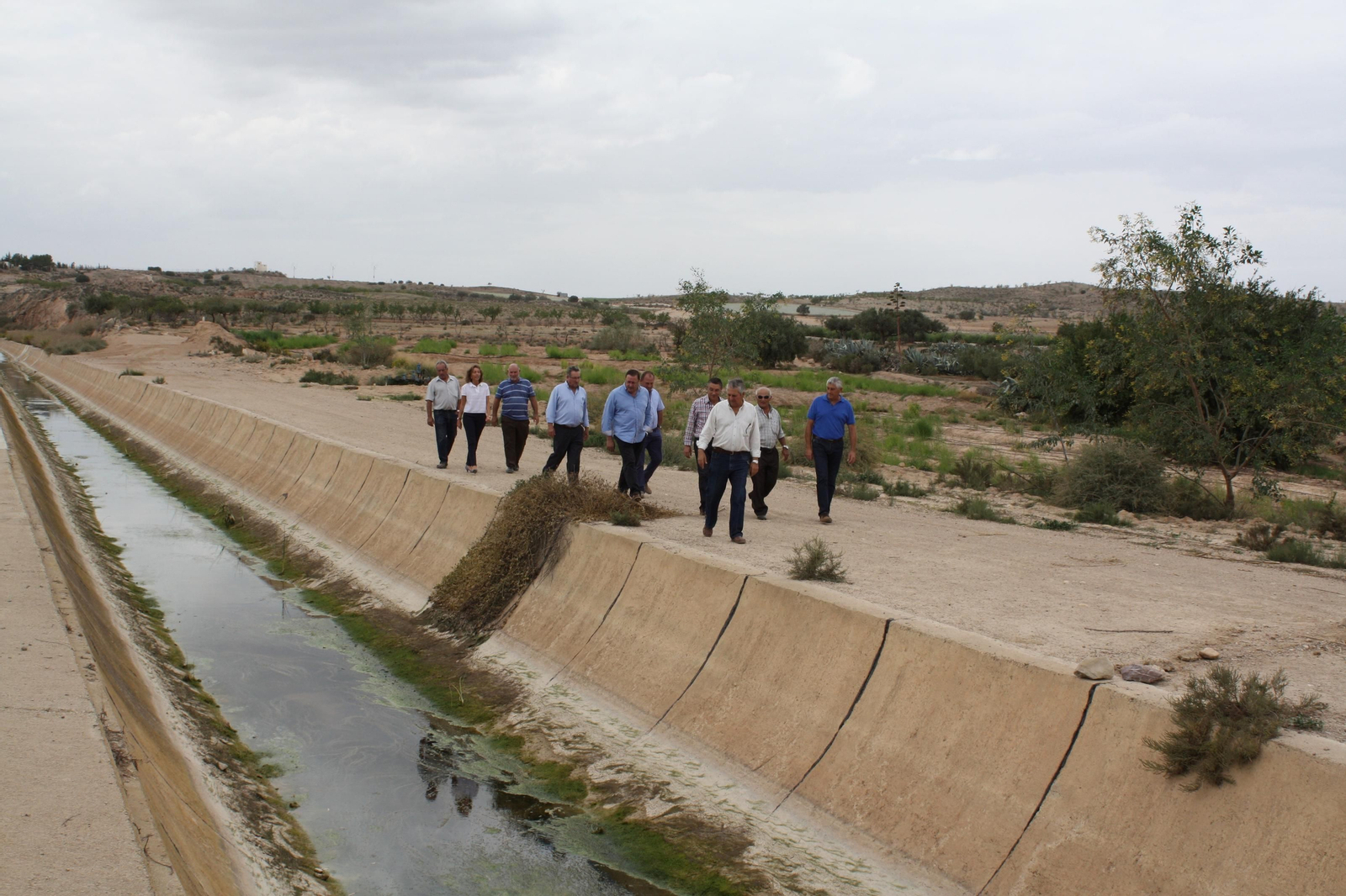 Regantes del Almanzora observan que el canal del Trasvase Tajo-Segura está vacío, en una imagen de archivo
