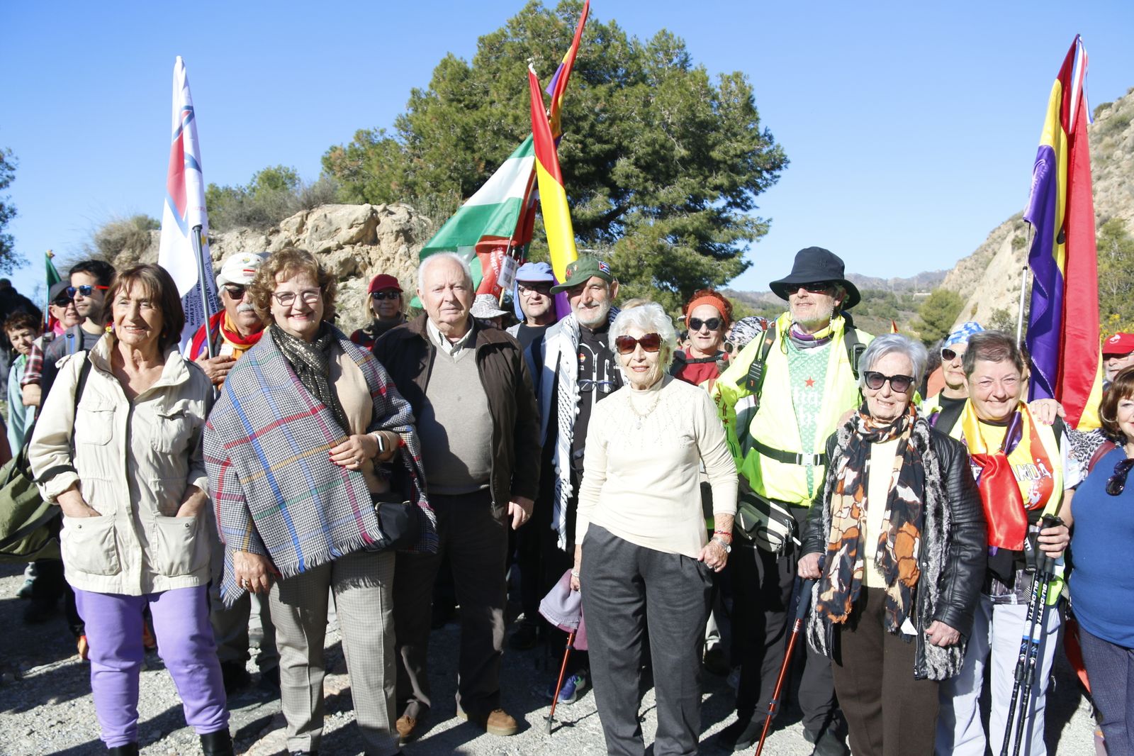 Cientos de personas participan en la marcha de la Desbandá