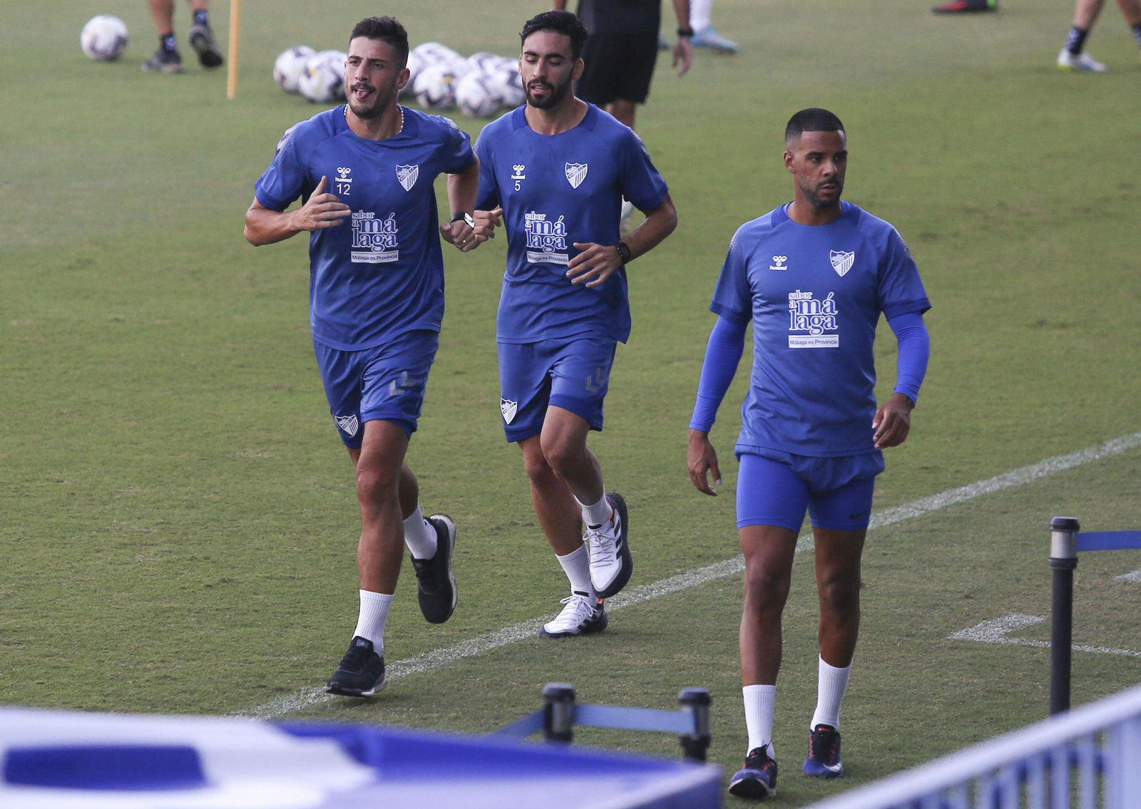 Galería de fotos: Lumor sigue como uno más en una sesión complicada para el Málaga CF Galería de fotos: Lumor sigue como uno más en una sesión complicada para el Málaga CF
