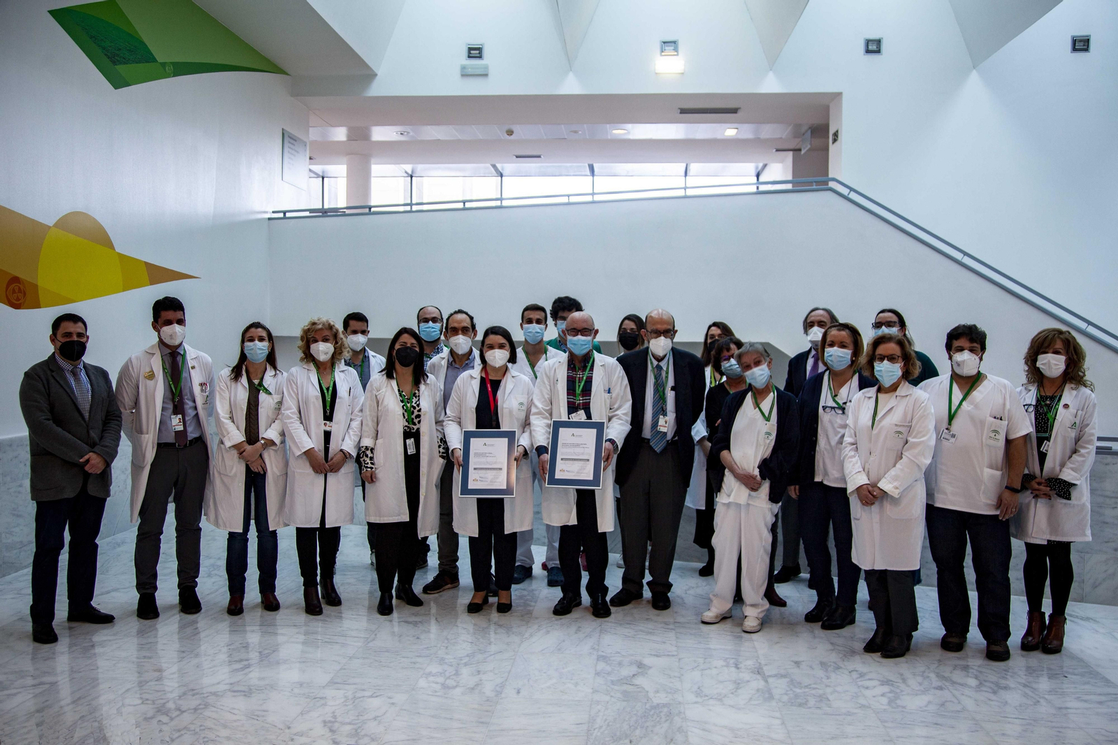 Foto de familia de las unidades de Radiodiagnóstico y Anatomía Patológica del Hospital Clínico. Foto de familia de las unidades de Radiodiagnóstico y Anatomía Patológica del Hospital Clínico.