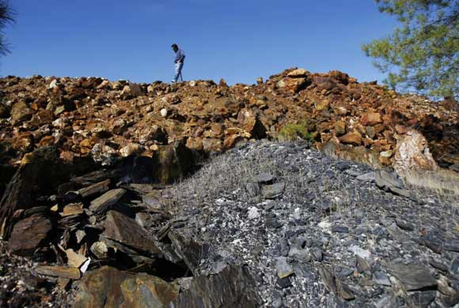 La Cuenca Minera de Huelva espera la recuperación de la explotación de Riotinto para que se le devuelva el esplendor a una comarca azotada por el paro

Foto: Fito Carreto