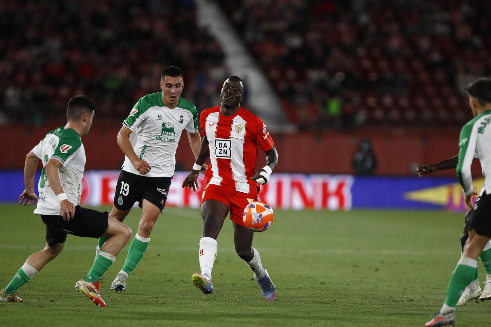 U.D. Almería-Racing de Santander, en imágenes