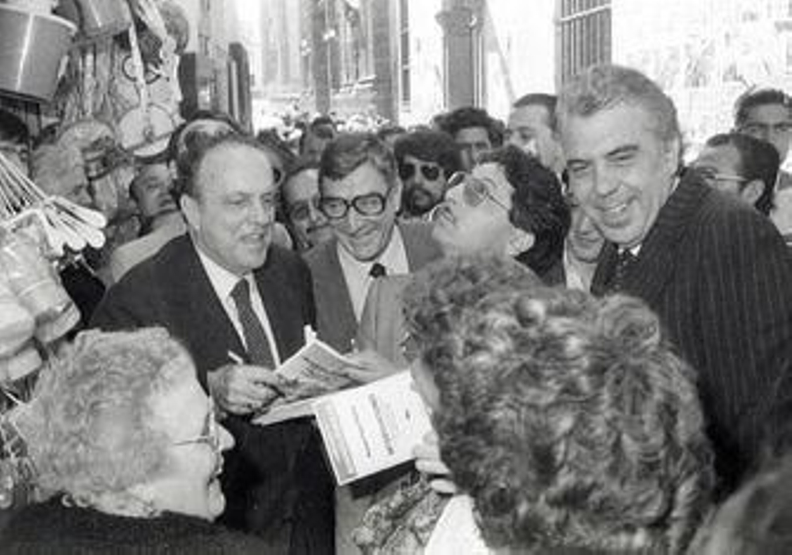 Manuel Fraga, de campaña electoral en la provincia de Cádiz.