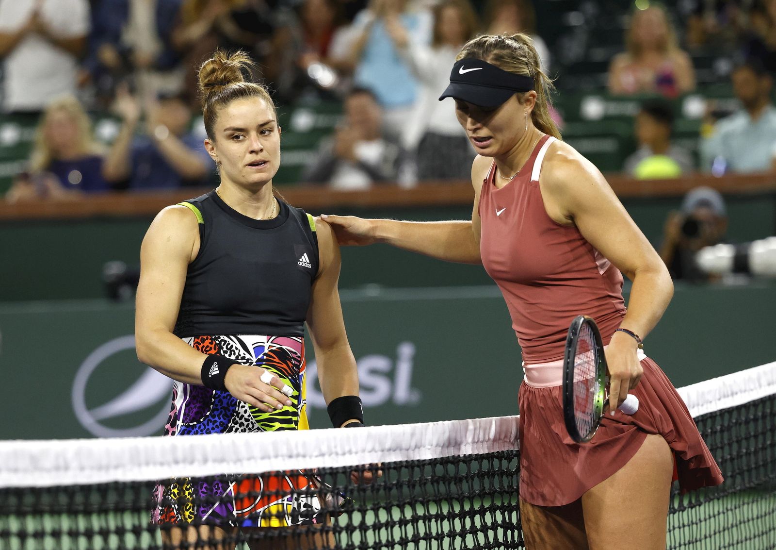 Badosa felicita a Sakkari tras perder la semifinal en Indian Wells