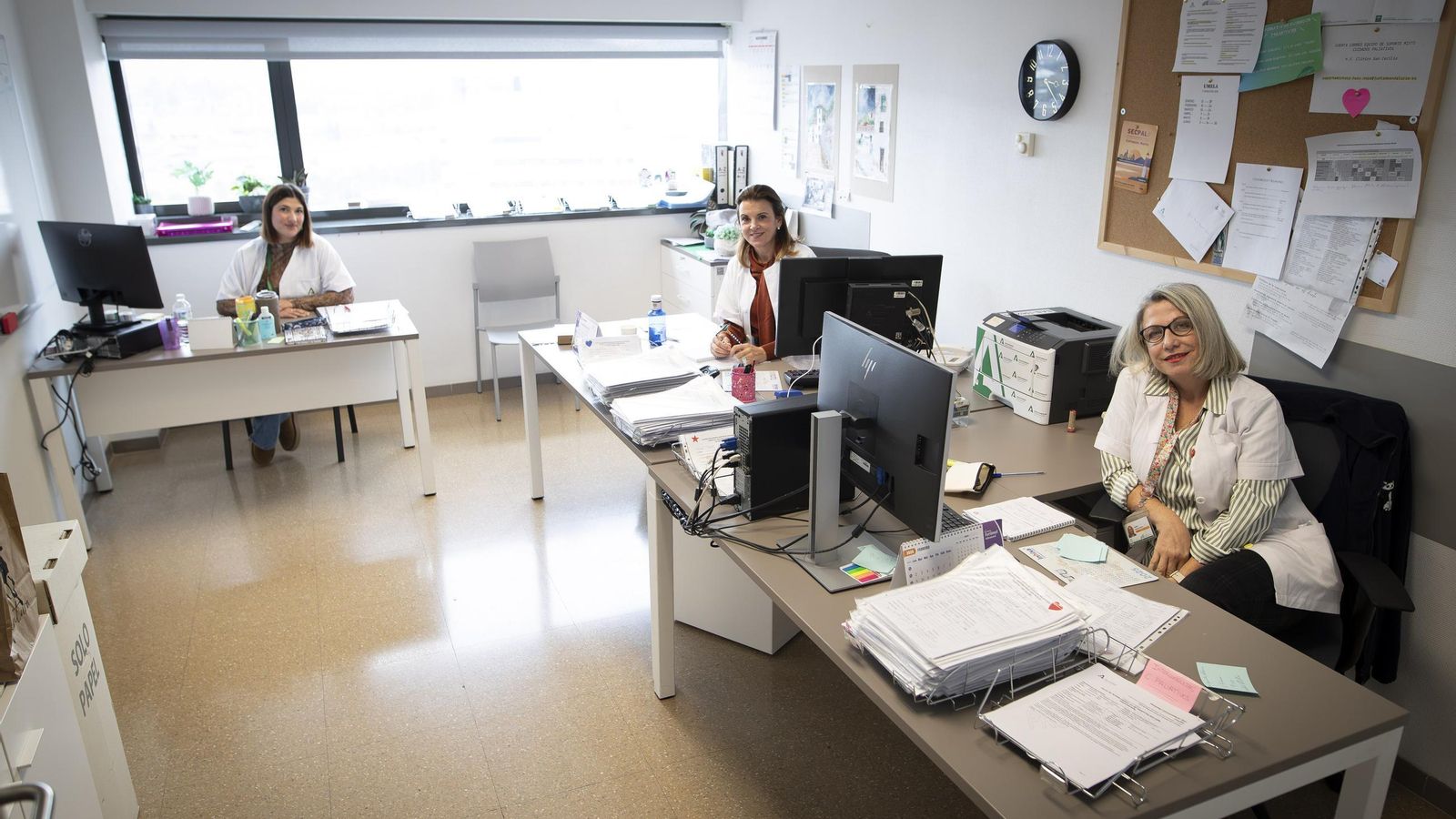 Noelia Torres, Cristina Gómez e Isabel Quirosa, el equipo de enfermería de la unidad