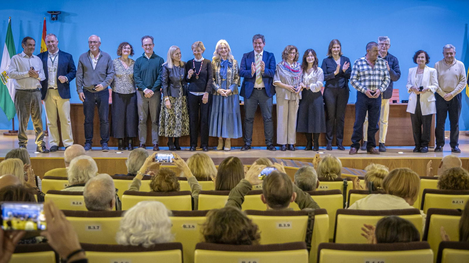 Las imágenes del acto de homenaje al personal sanitario jubilado de los hospitales Puerta del Mar y San Carlos de Cádiz