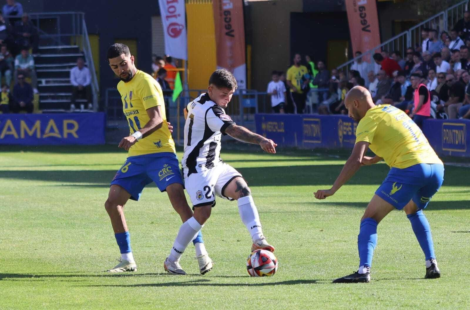 Las fotos del Orihuela-Balona de Segunda Federación (1-2)