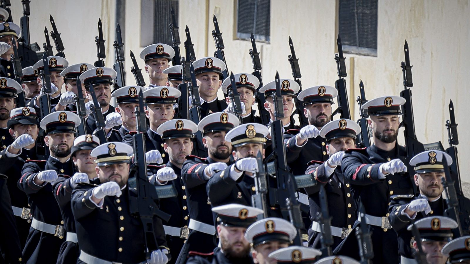 Las imágenes de la celebración del 489º Aniversario de la Infantería de Marina en Cádiz
