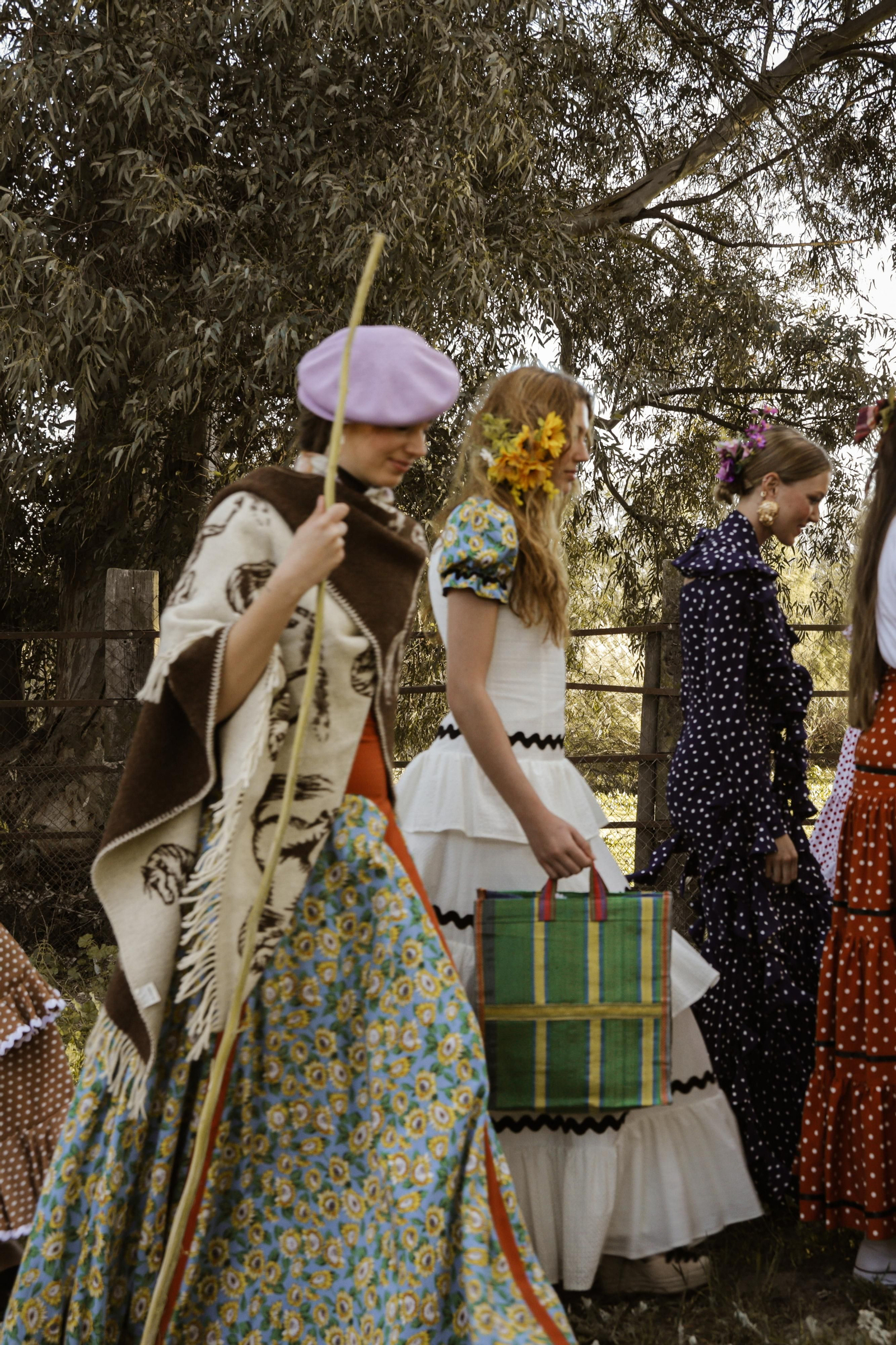 El Rocío 2023: Así es la nueva colección de moda flamenca de Gil Ortiz