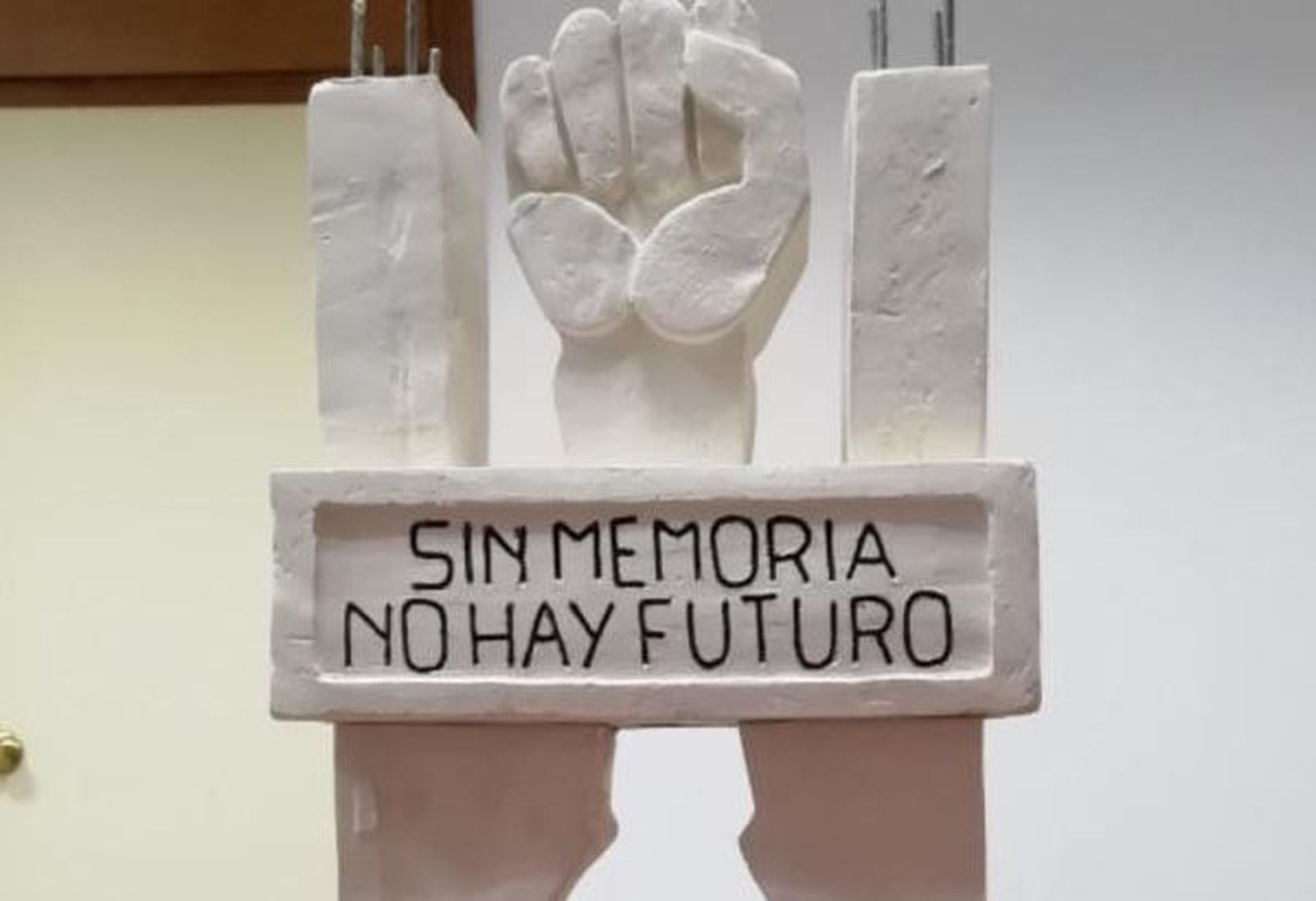 Maqueta del monumento memorialista de Fuente Carreteros.