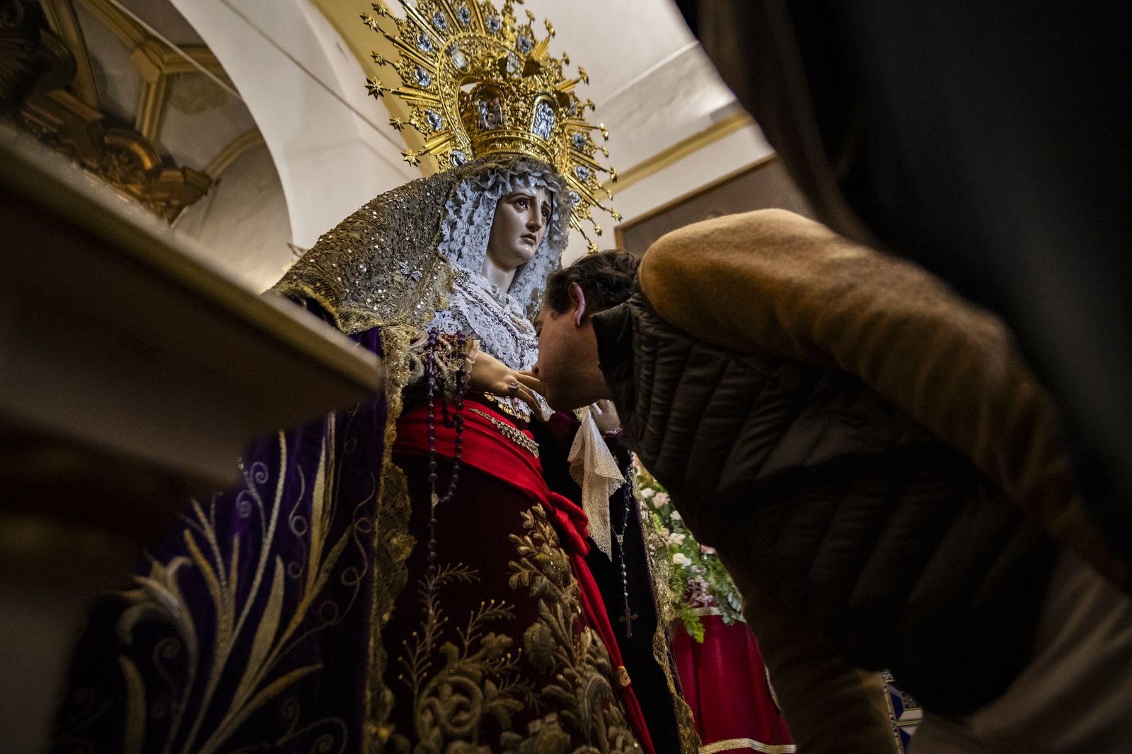 Imágenes de los besapiés y besamanos del Primer Domingo de Cuaresma en Jerez