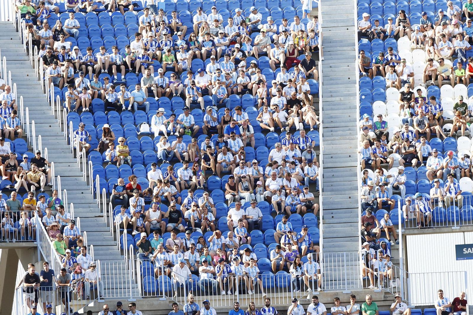 Búscate en las gradas de La Rosaleda en el Málaga CF-Burgos
