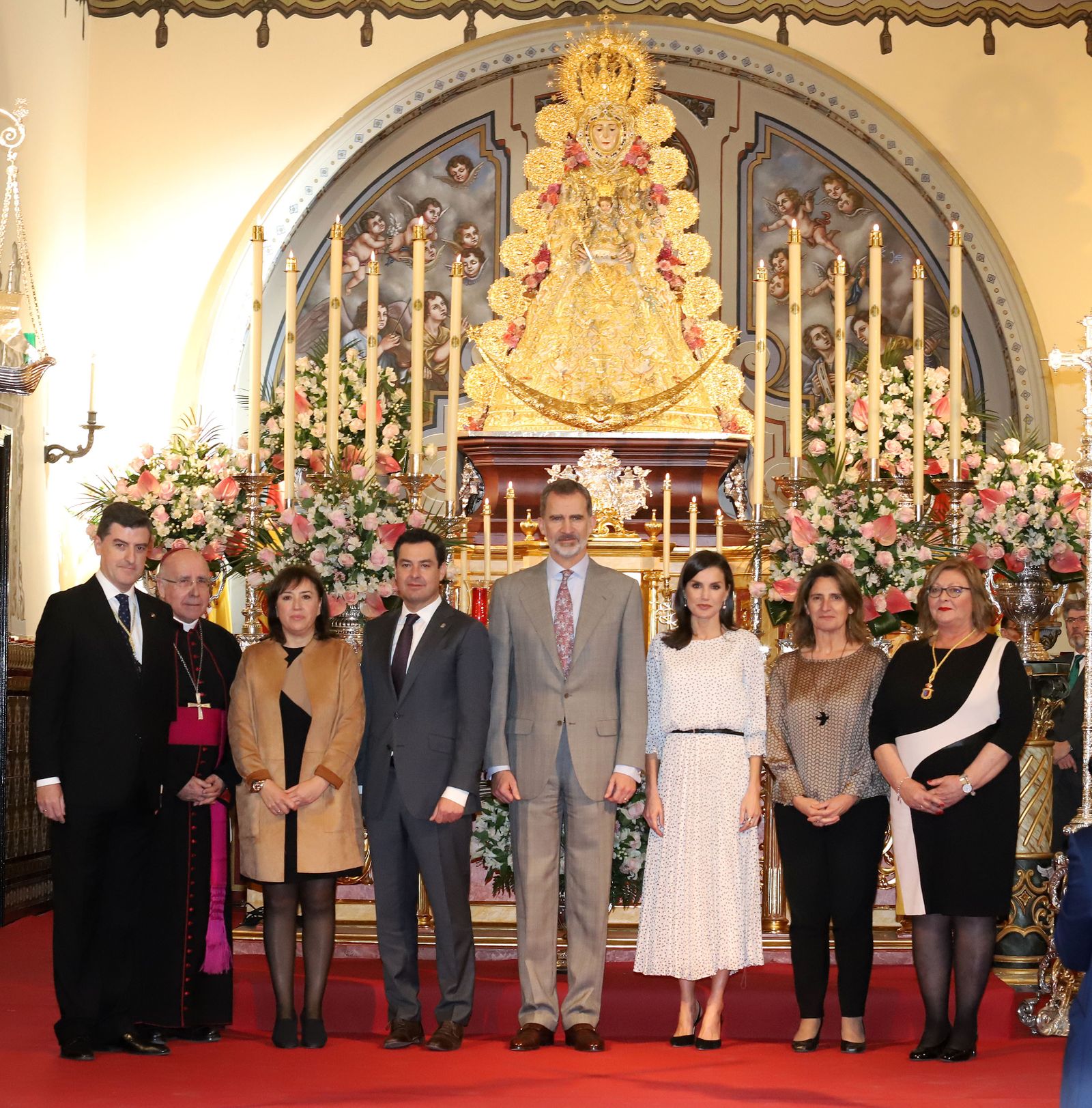 Imágenes de Don Felipe y Doña Letizia en su visita a la Virgen del Rocío