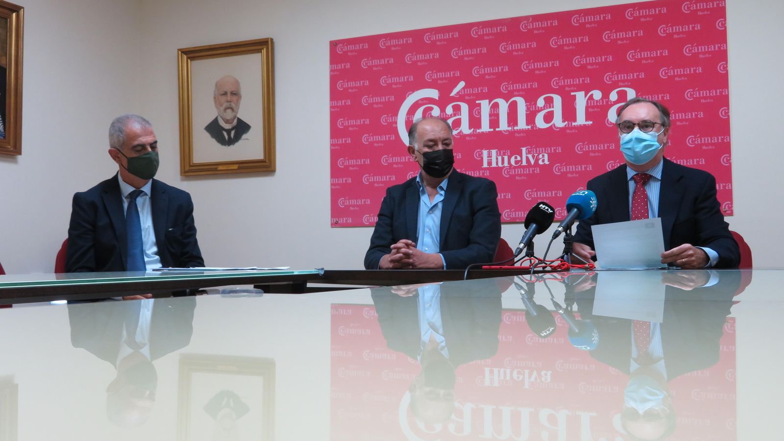 Imagen de la presentación del plan de ayudas hoy en la Cámara de Comercio.