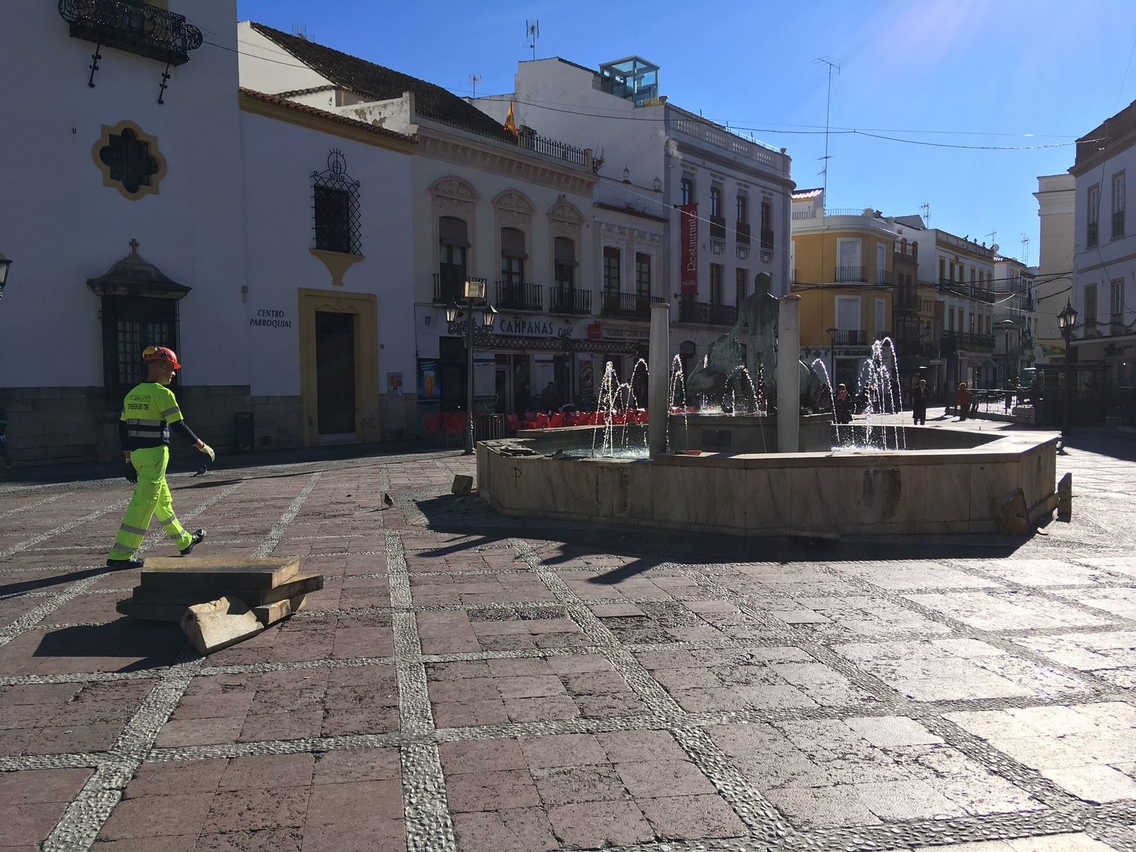 Los operaciones ya trabajan en la plaza del Socorro.