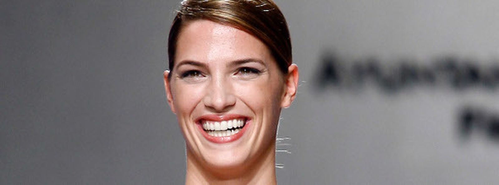 La modelo Malena Costa por la pasarela de Starlite Festival.  ALF/EFE.