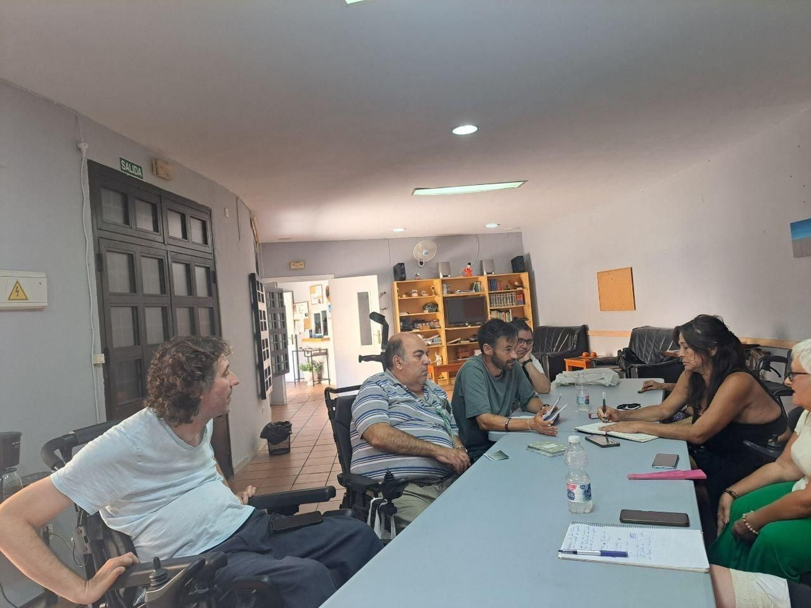 Miembros de Agadi reunidos con los ediles de AIG