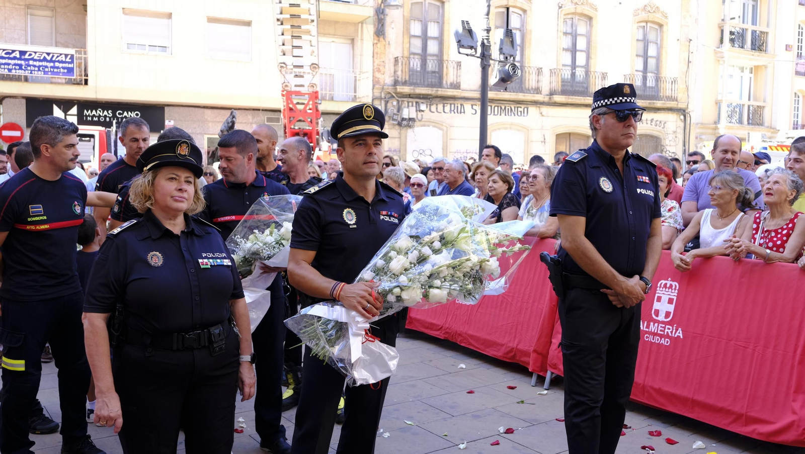 La ofrenda floral a la Virgen del Mar en la Feria de Almería 2025, en imágenes