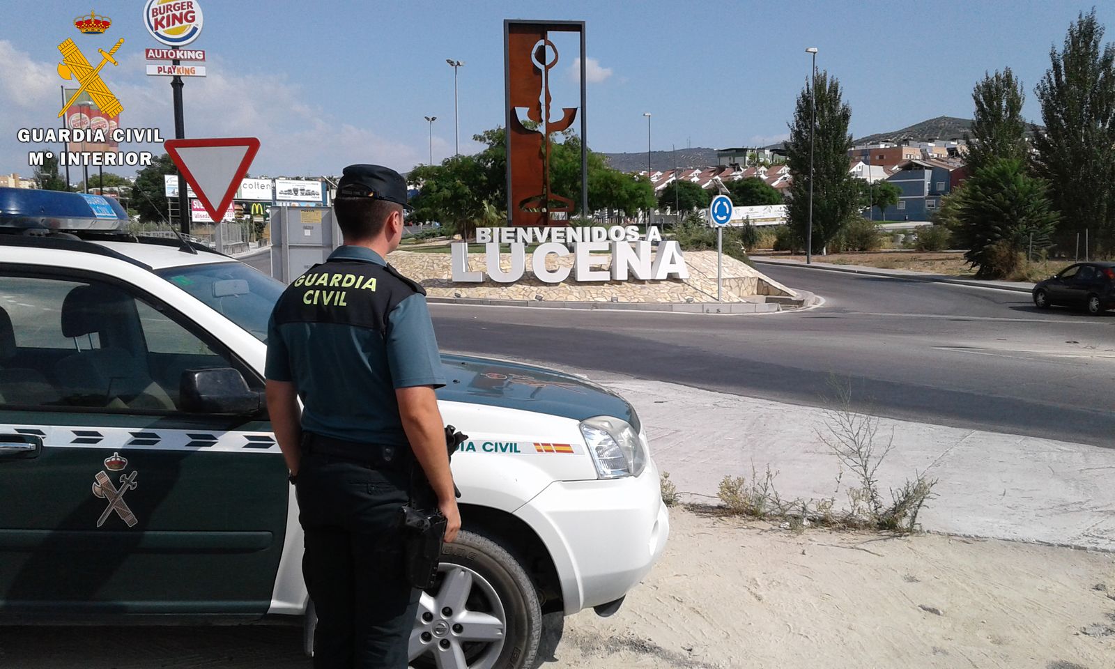 Un agnete de la Guardia Civil en Lucena.
