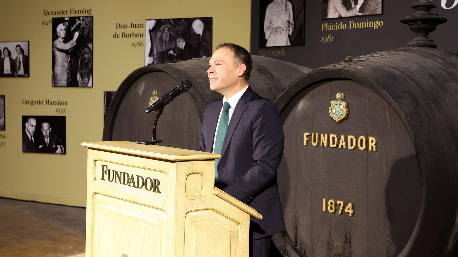 Juanma Moreno en la celebración del 150 aniversario de Fundador