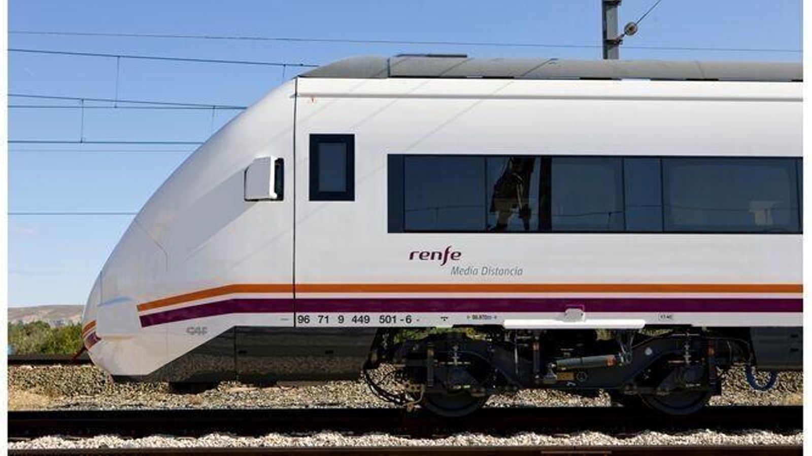 Un tren de Media Distancia de Renfe.