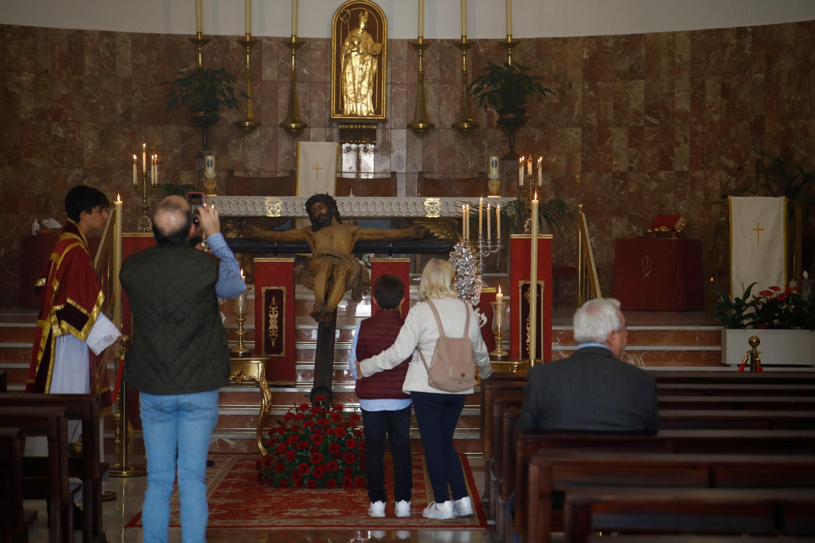 Las mejores fotos del besapiés al Cristo de la Confianza de Córdoba