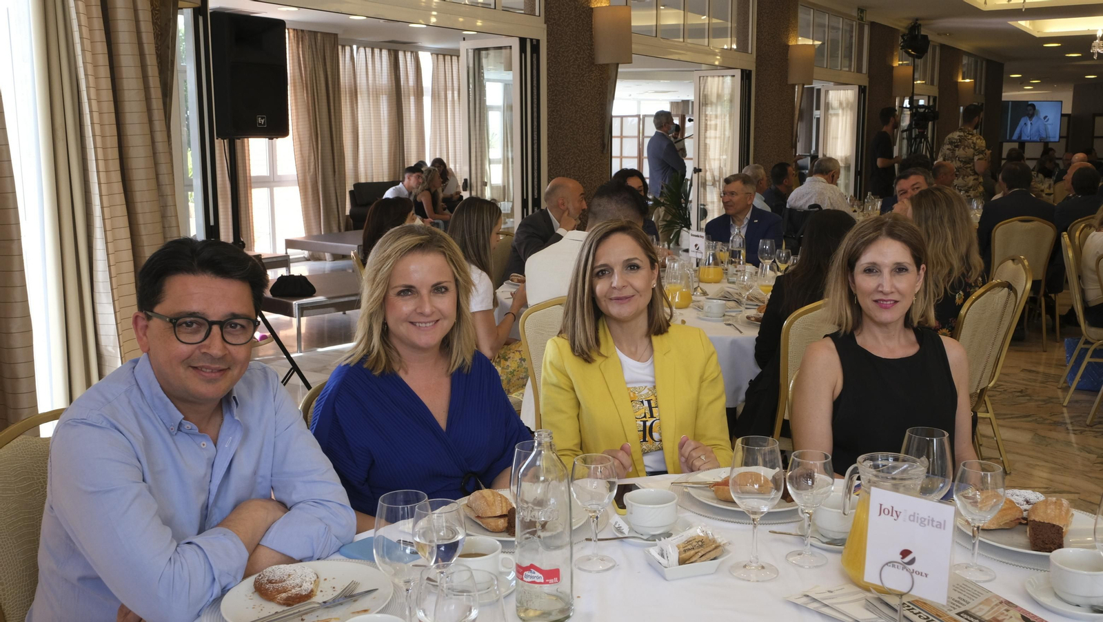 Imágenes del desayuno coloquio de Diario de Almeria y Hidralia.