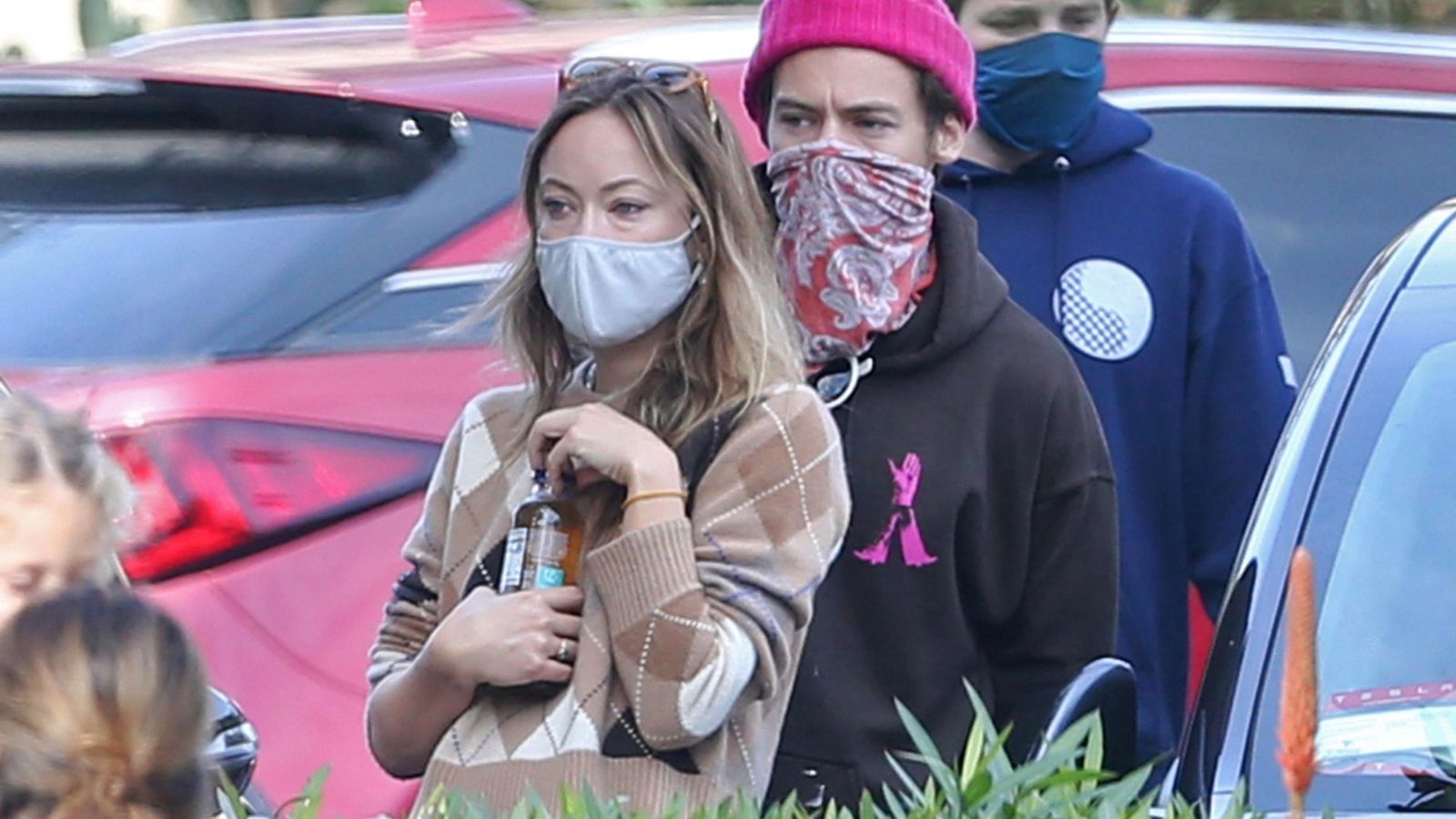 Otra  imagen de la nueva pareja, paseando por Los Ángeles.