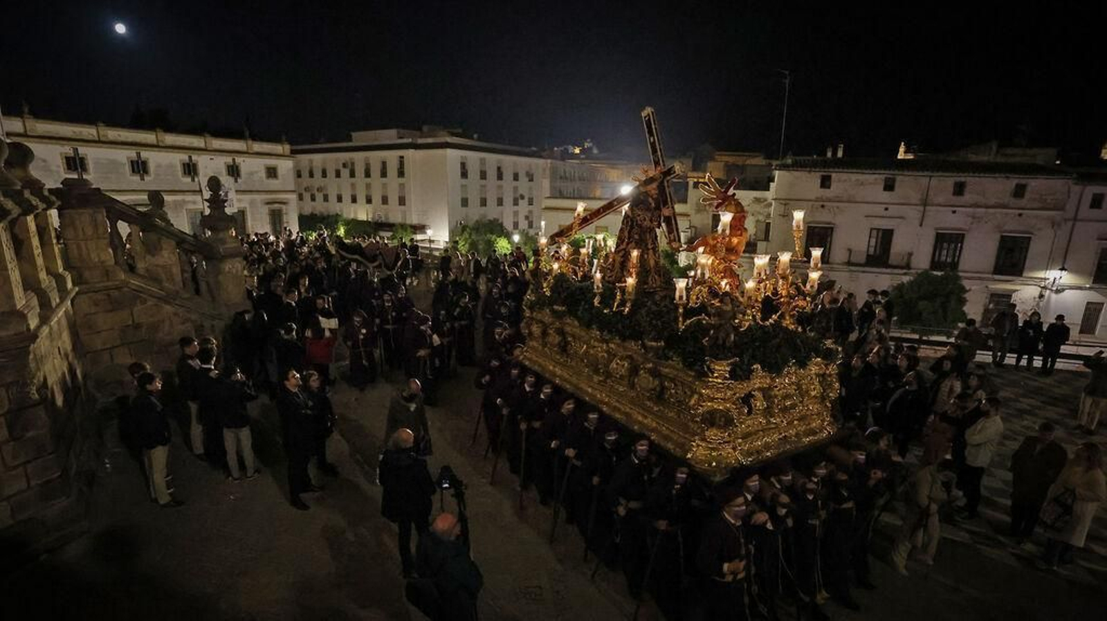 El Nazareno, al salir de la Catedral El Nazareno, al salir de la Catedral