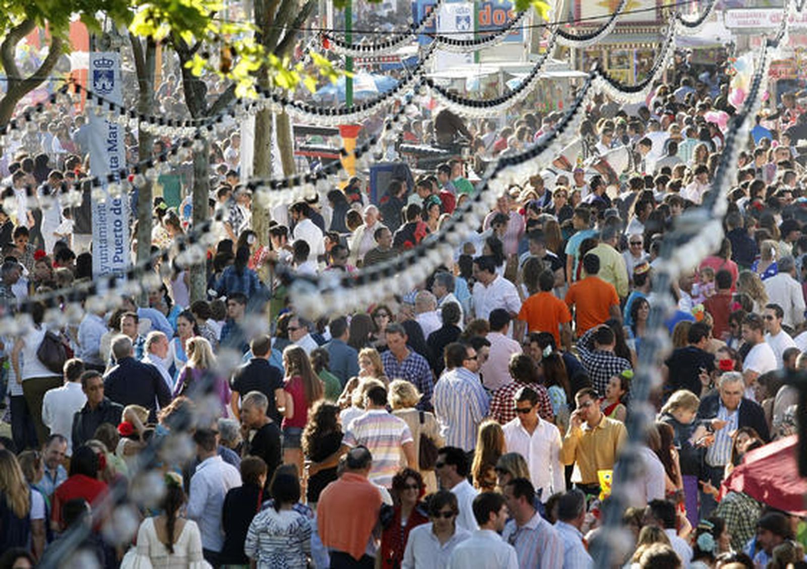 Una de las calles del recinto de Las Banderas.   Foto: Fito Carreto