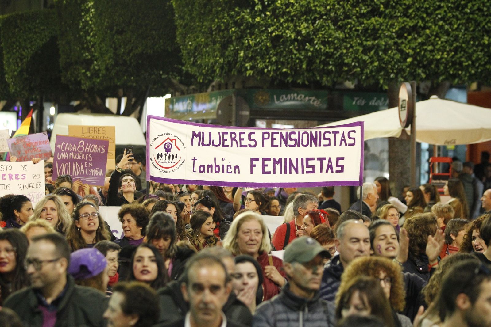 Fotogalería manifestación Día Internacional de la Mujer en Almería