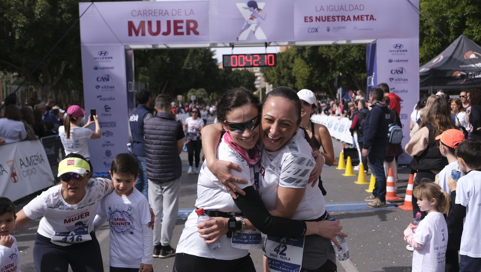 Imágenes de la Carrera de la Mujer 2023 en Almería