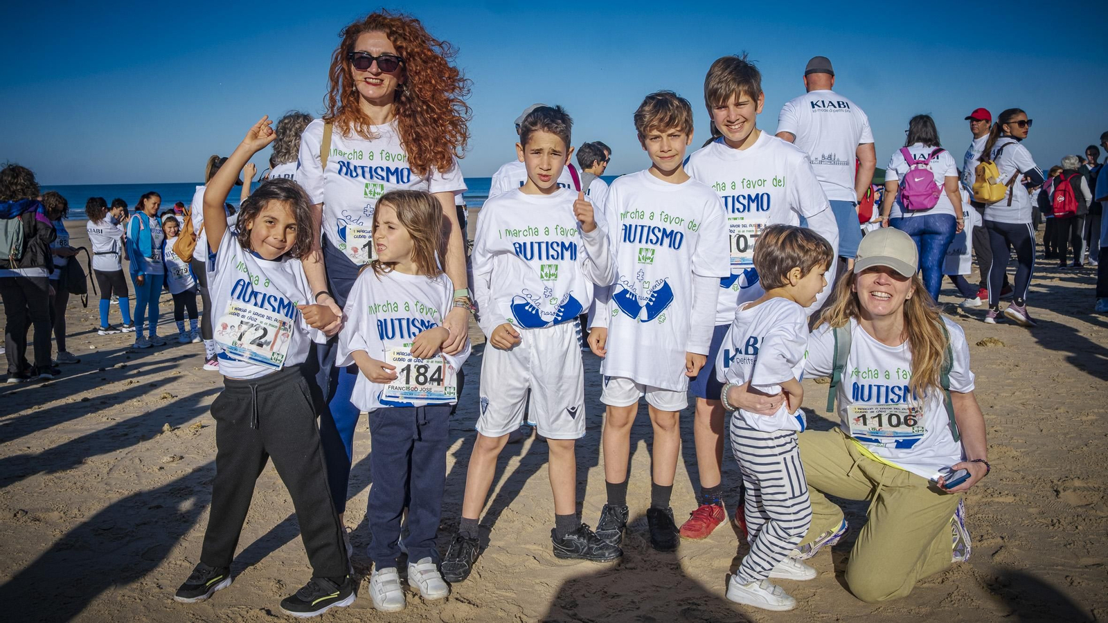 Búscate entre las imágenes de la  ‘I Marcha a favor del autismo’ en Cádiz