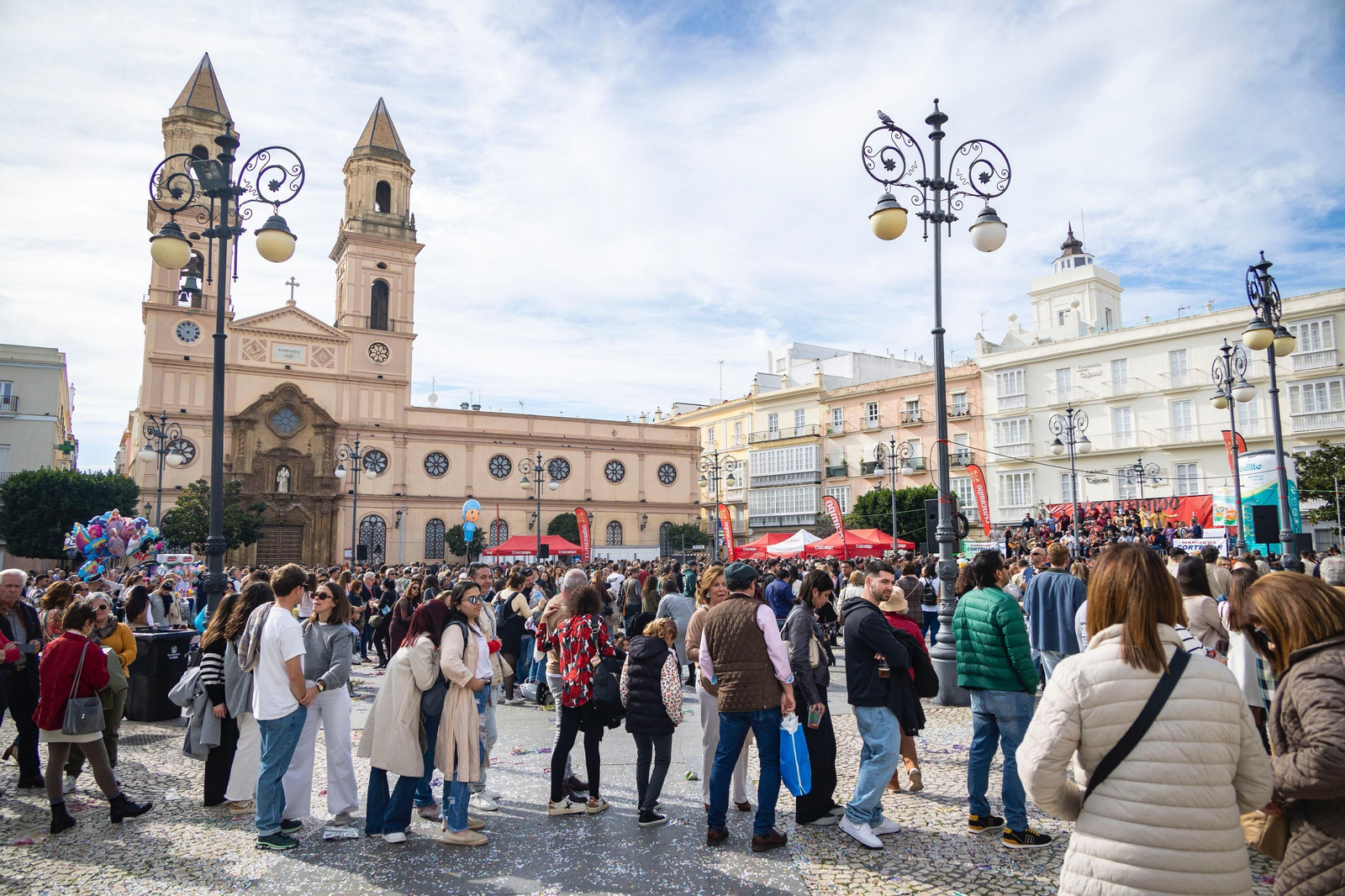 Todas las imágenes de la Ostionada en la plaza de San Antonio