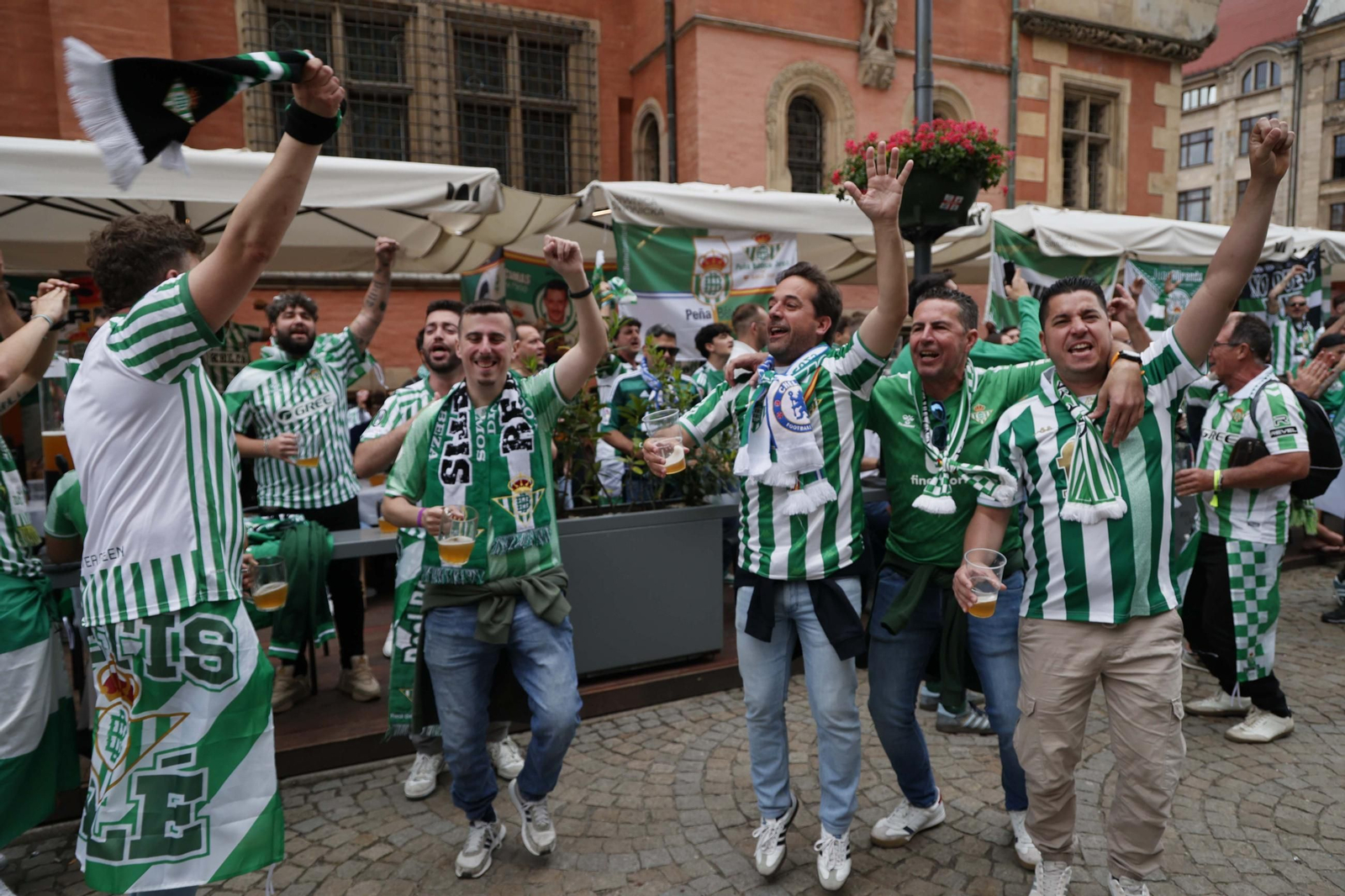 Las imágenes de la marea verde en al final de la Conference League