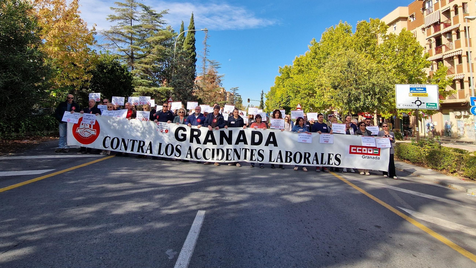 Concentración de UGT Y CCOO a las puertas de su sede en Granada