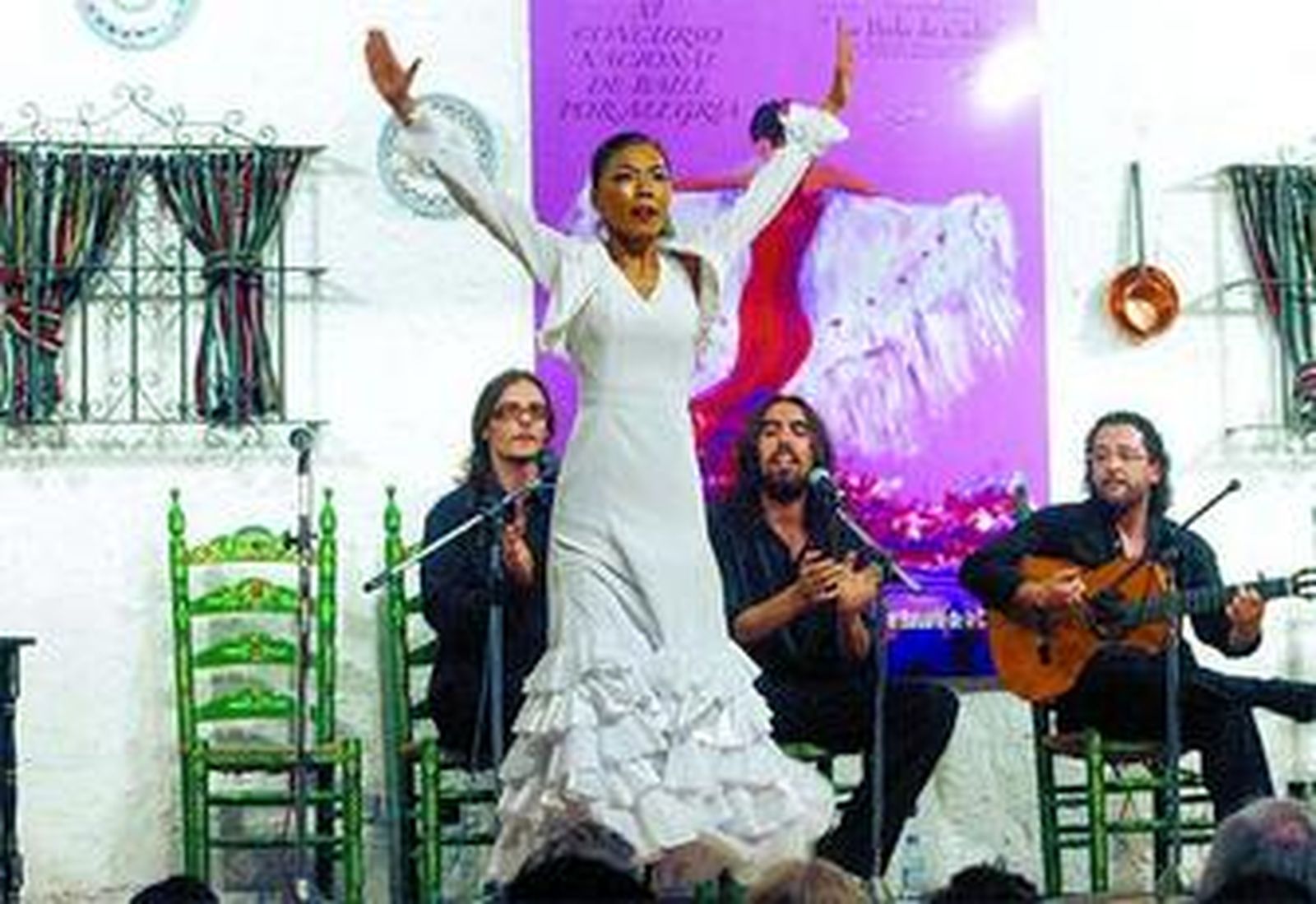 Actuación de una de las concursantes del Concurso Nacional de Baile por Alegrías del pasado año.