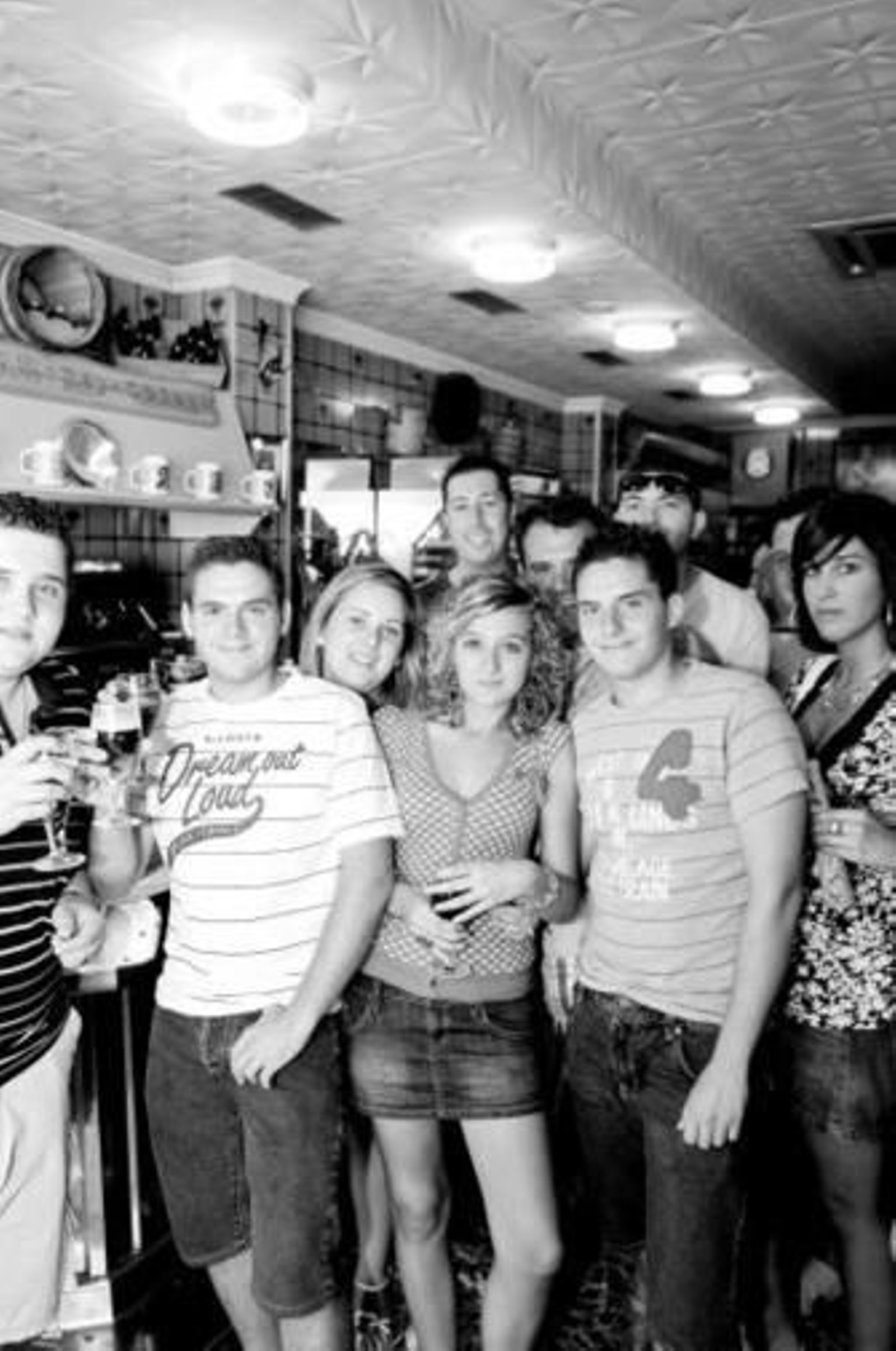 La feria del mediodía es el lugar de encuentro para todos.