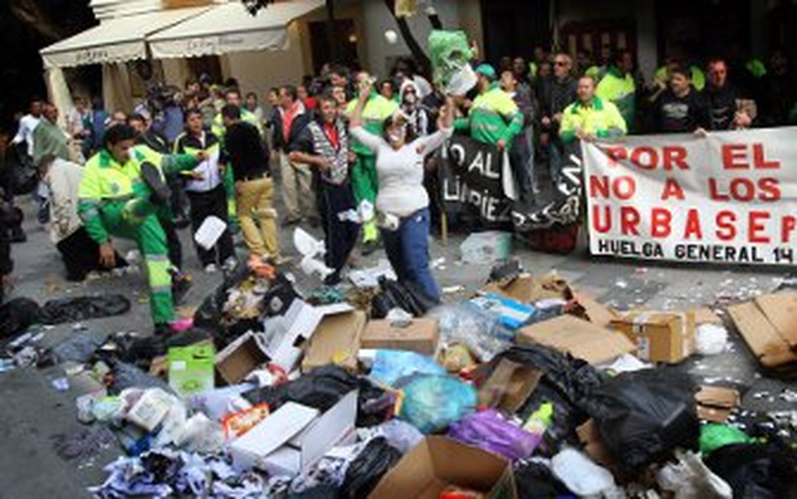 La plantilla radicaliza las protestas