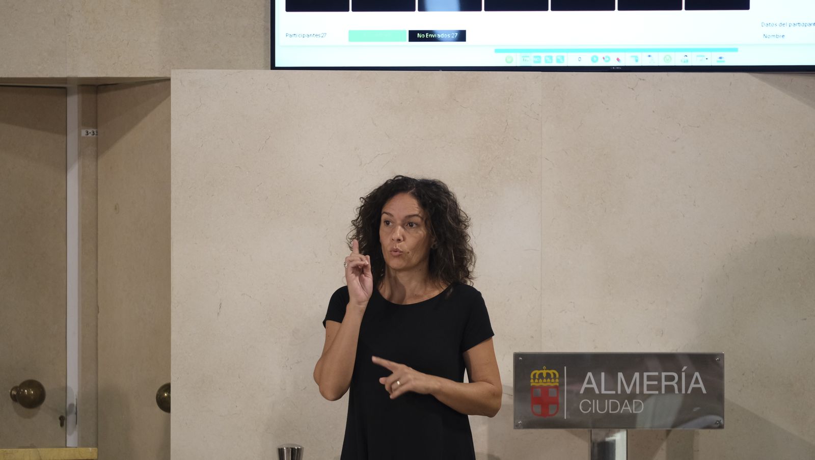 Imágenes del pleno ordinario del Ayuntamiento de Almería