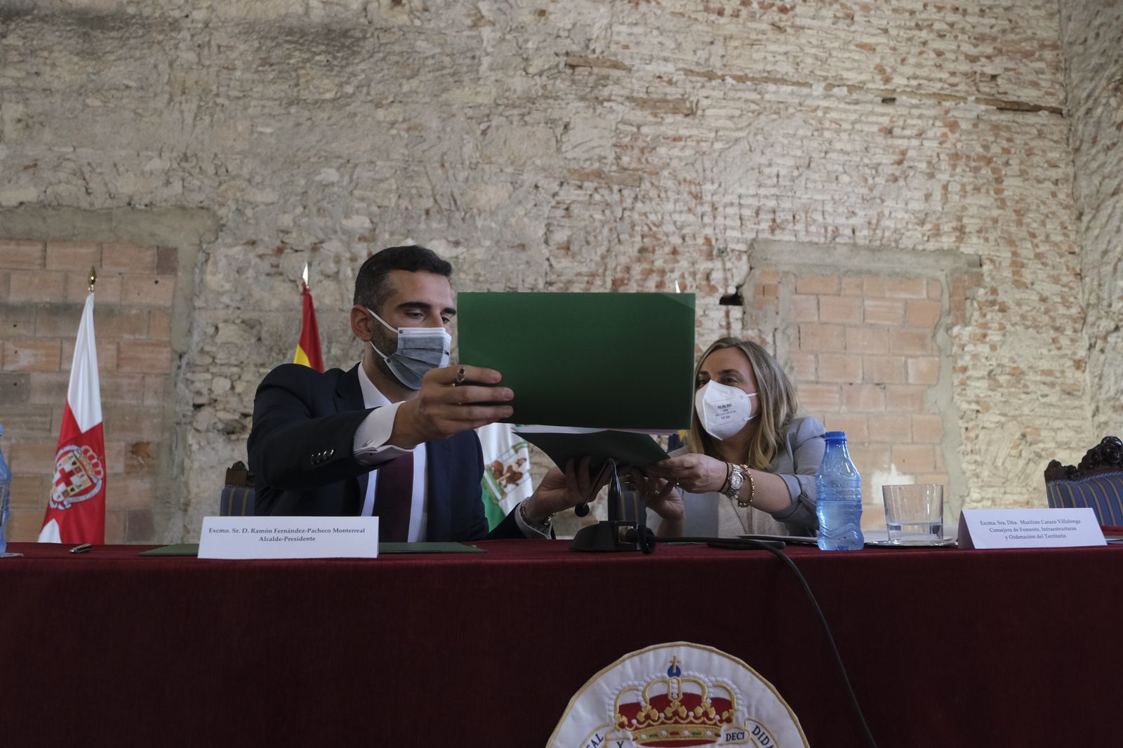 Fotogalería de la firma del convenio de las obras finales del edificio del Ayuntamiento de Almería