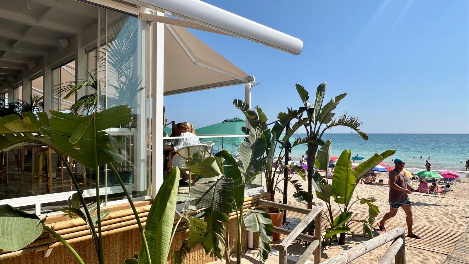Las Dunas BEach Club, en playa Puntalillo de Rota. Las Dunas BEach Club, en playa Puntalillo de Rota.