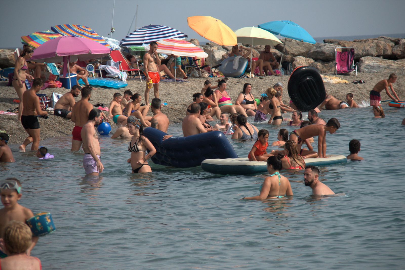 Lleno en la Costa pese a la jornada electoral