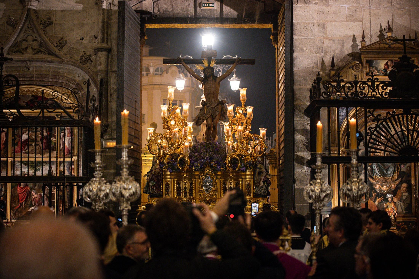 El Cachorro en el interior de la Catedral, todas las fotos