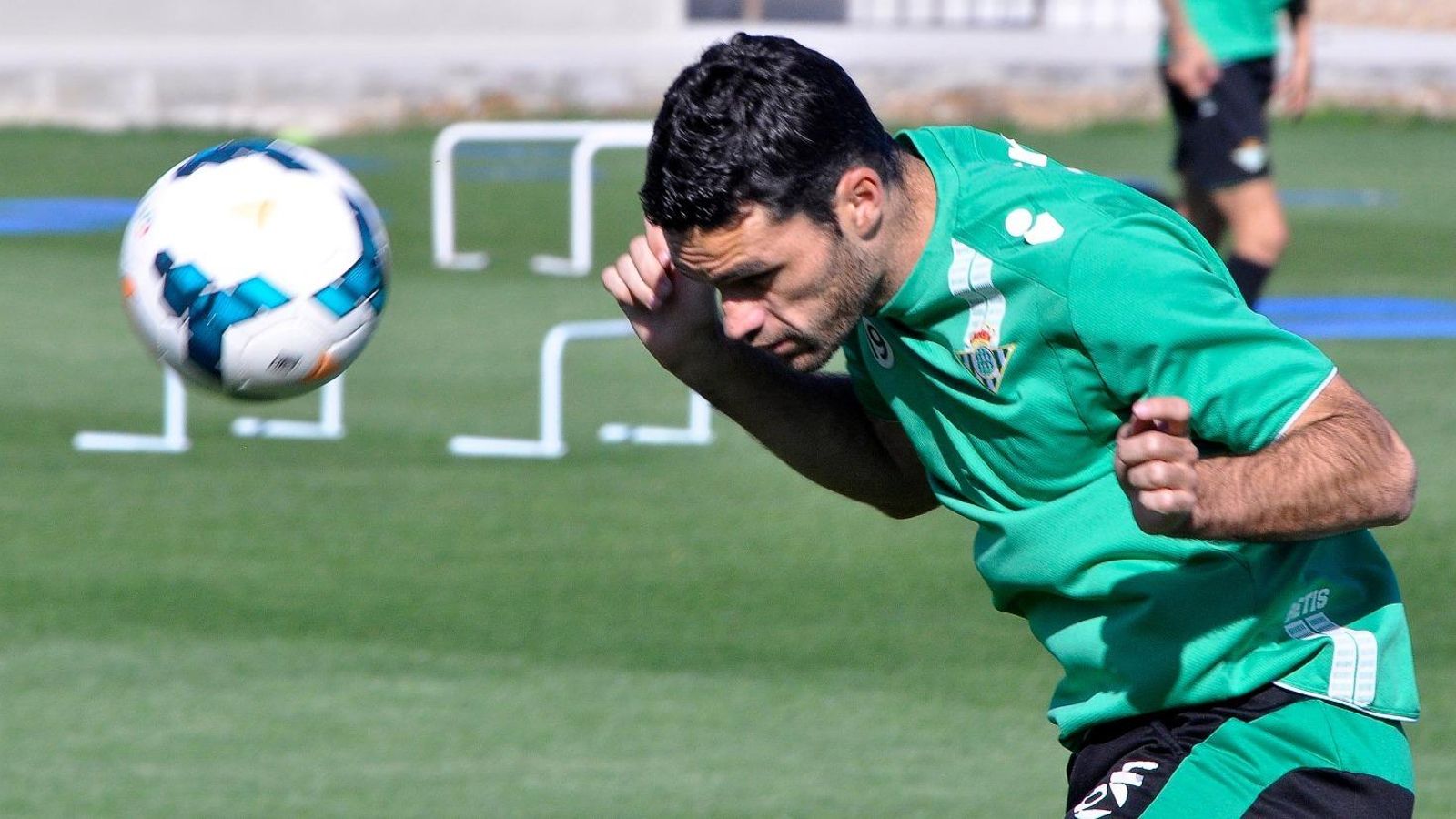 Jorge Molina durante un entrenamiento del Betis.
